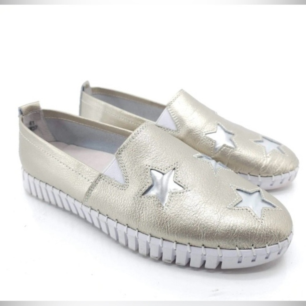 bernie mev. Metallic Gold Star Slip-On Loafers, size EU 37 (US 6-7)
